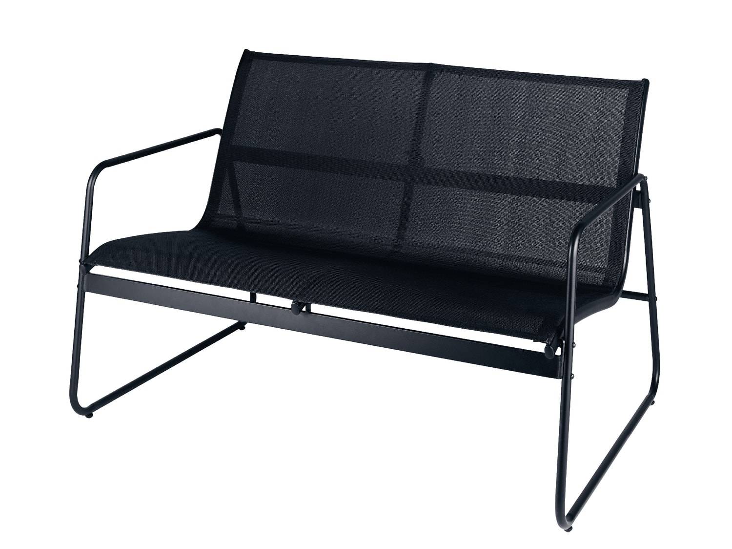 Banc de jardin deux places en métal noir avec assise et dossier en tissu maillé.