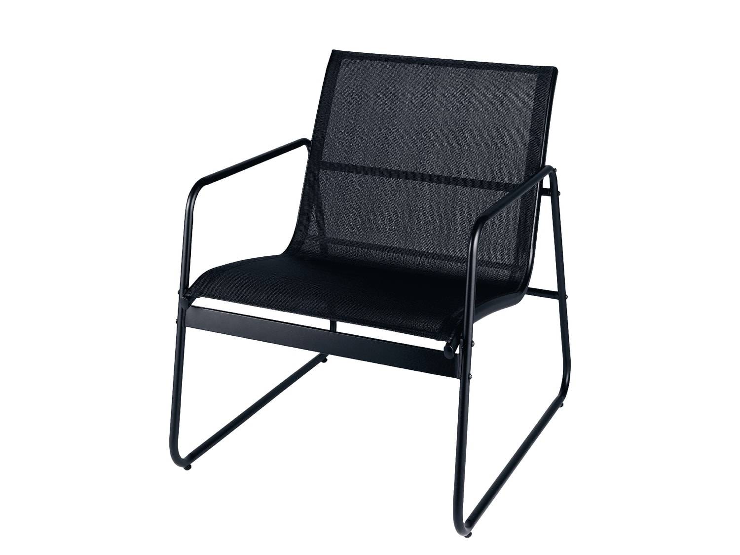 Chaise de jardin noire avec cadre en métal et assise en tissu maillé.