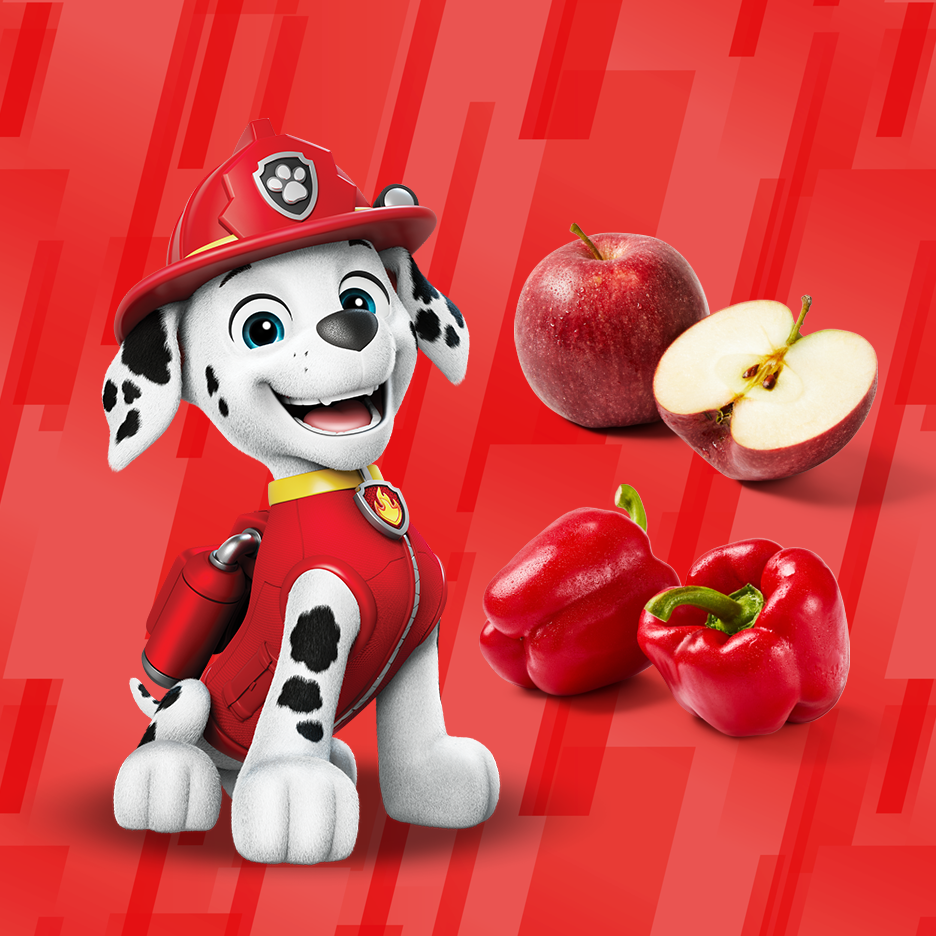 Paw Patrols Marshall mit Äpfeln und roten Paprika auf rotem Hintergrund.