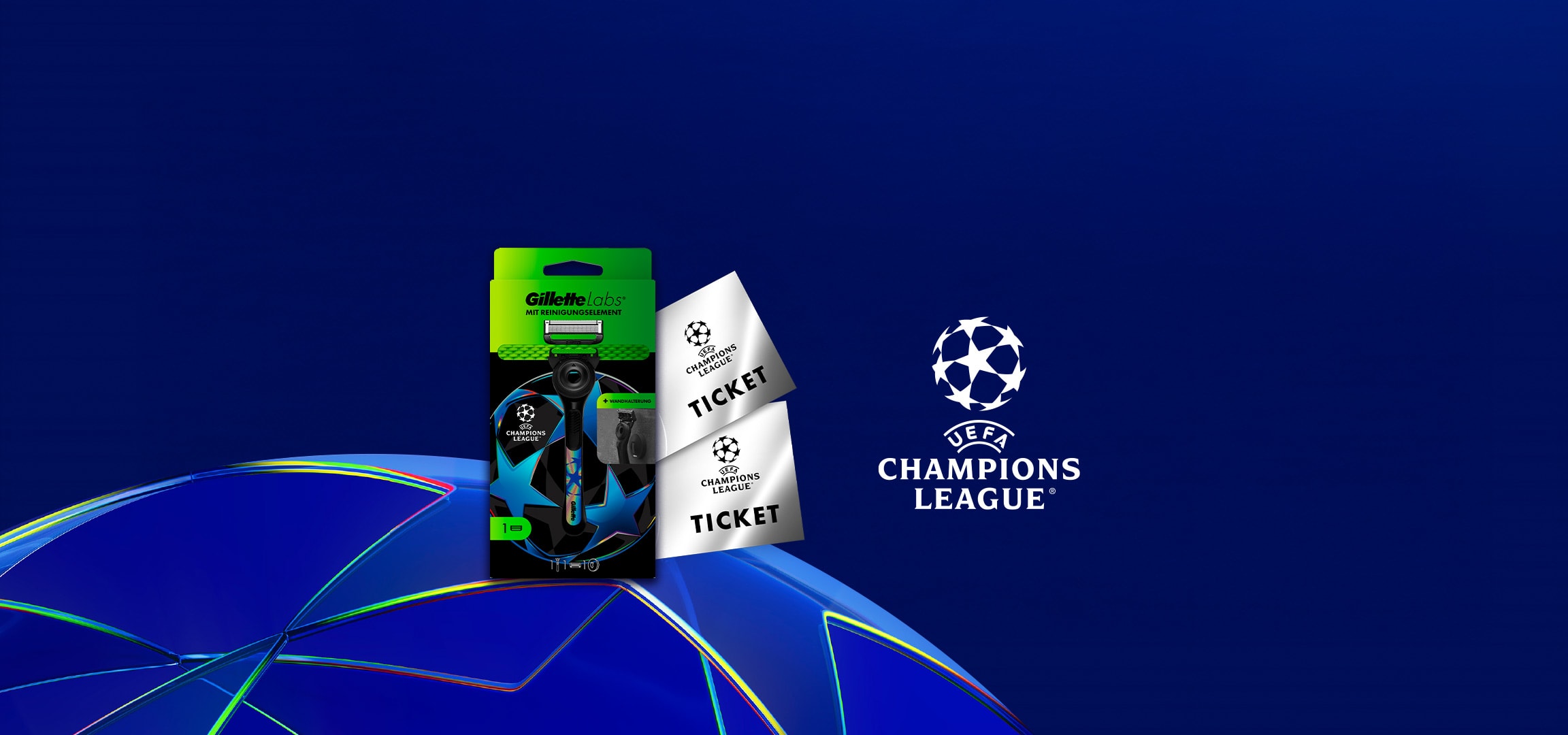 Gillette Labs Rasierer mit Reinigungselement und UEFA Champions League Ticket auf blauem Hintergrund.