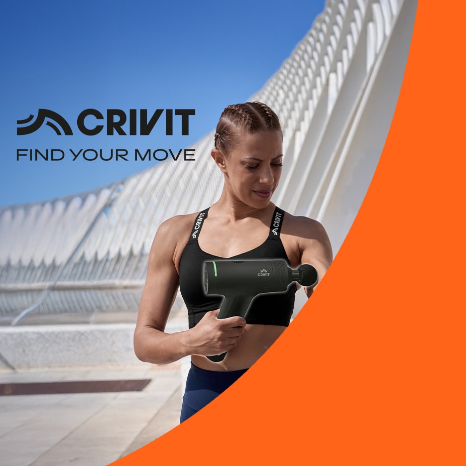 Eine Frau benutzt eine Massagepistole an ihrem Arm, mit dem Text 'FIND YOUR MOVE'.