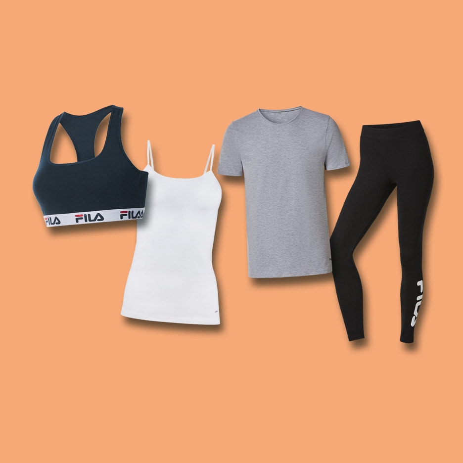 Fila Sport-BH, weißes Top, graues T-Shirt und schwarze Leggings