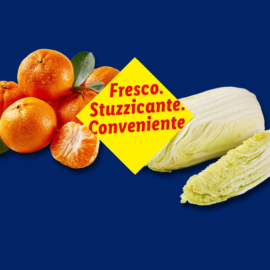 Frische Mandarinen und Chinakohl mit dem Text „Fresco. Stuzzicante. Conveniente.“