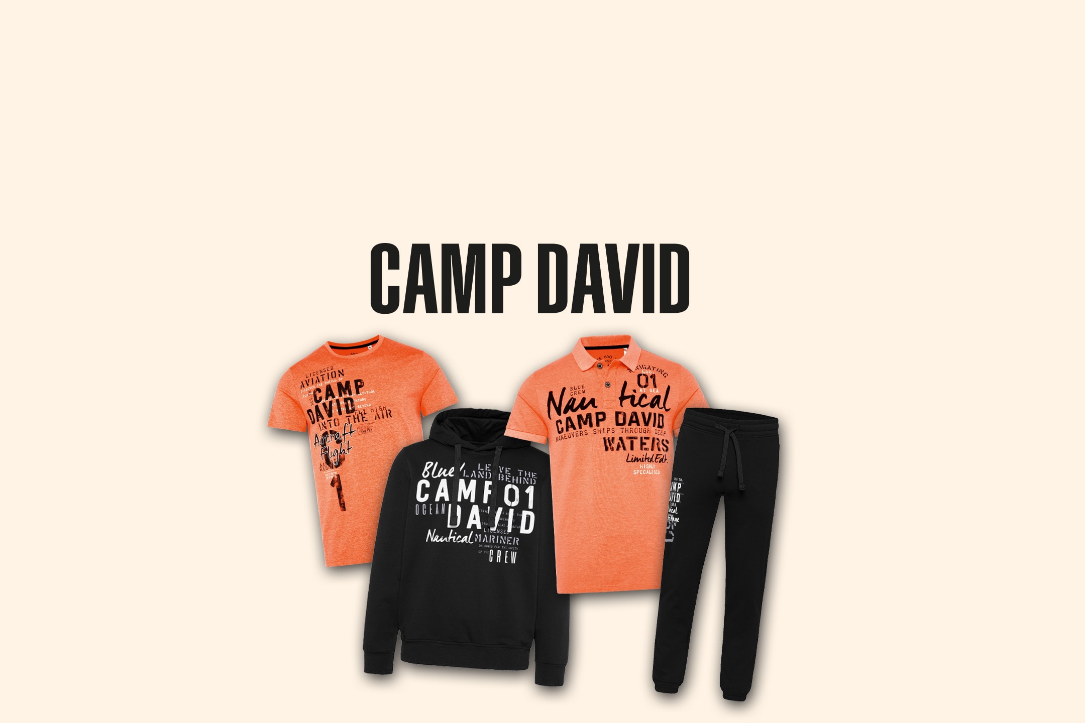 Herrenbekleidungsset mit orangefarbenen T-Shirts, schwarzem Kapuzenpullover und Jogginghose.