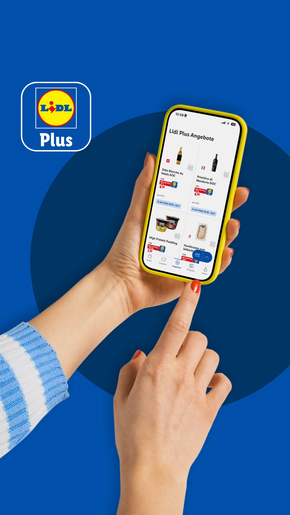 Eine Person nutzt die Lidl Plus App, die Angebote für Wein, Proteinpudding und Fleisch anzeigt.