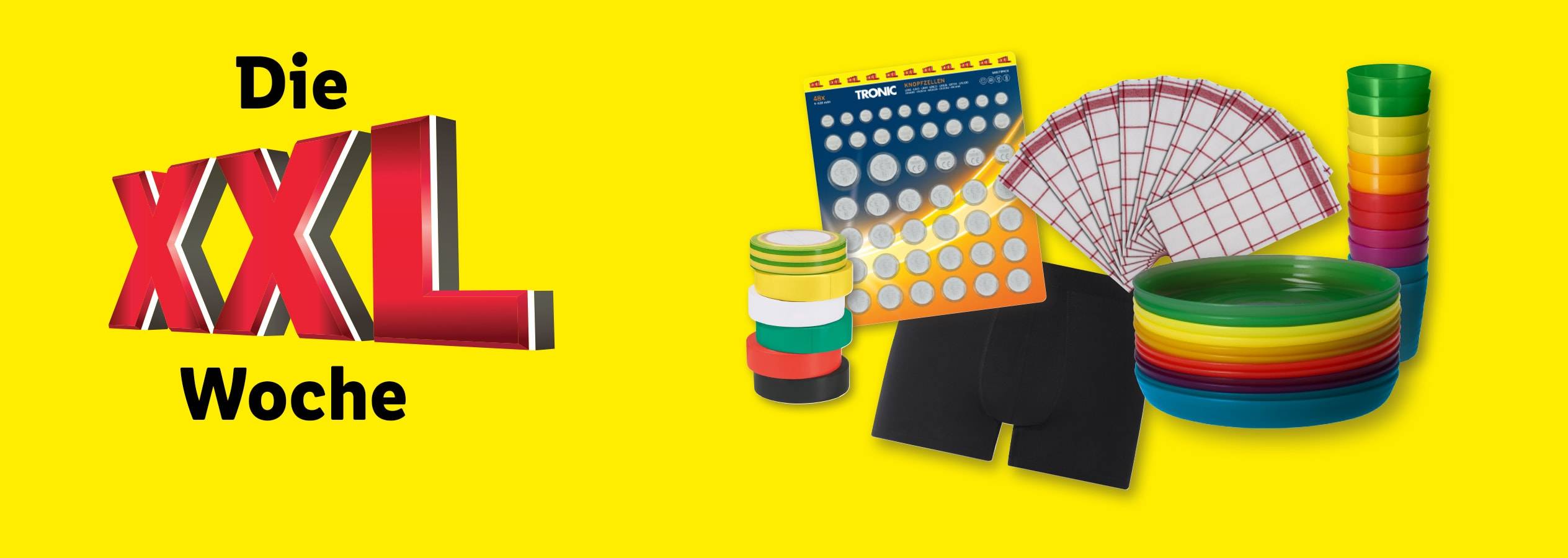 XXL Woche: Stapel von bunten Tellern und Bechern, Isolierbandrollen, Knopfzellen und mehr.