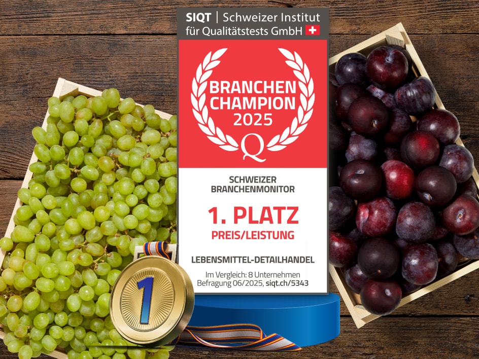 Ein Bild mit Weintrauben und Pflaumen, das eine Auszeichnung für den Branchenchampion 2025 im Lebensmitteleinzelhandel zeigt.
