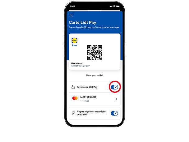 Écran de smartphone affichant la fonction de paiement d'une application de carte de fidélité avec QR code et option de paiement activée.