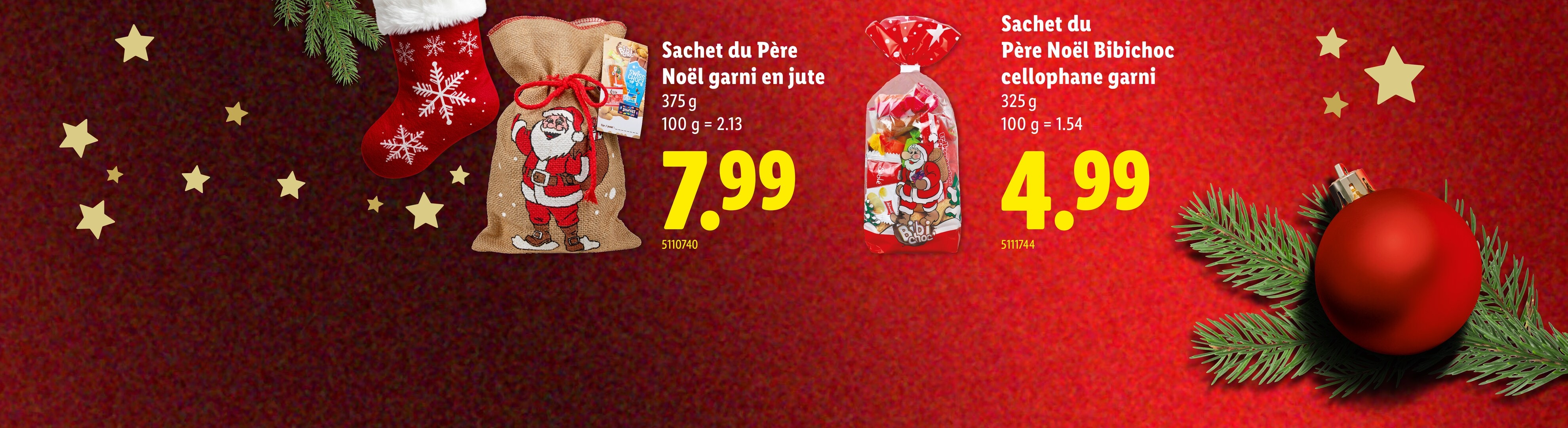 Sachets cadeaux de Père Noël garnis de friandises, l'un en jute et l'autre en cellophane, sur fond de Noël.