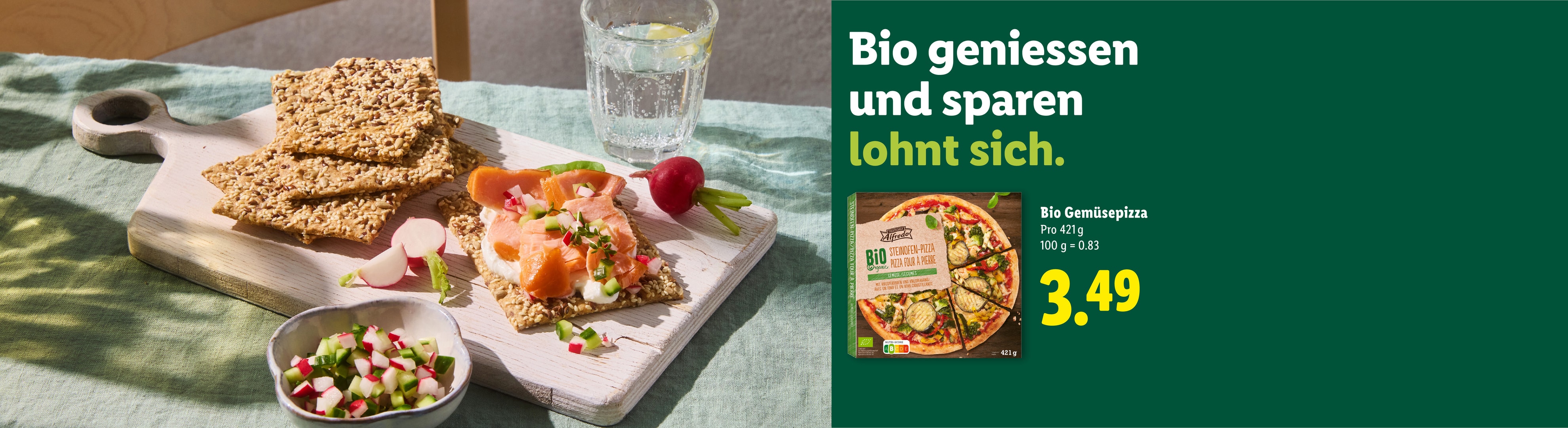 Samen-Cracker mit Lachs und Radieschen, und Bio-Gemüsepizza.
