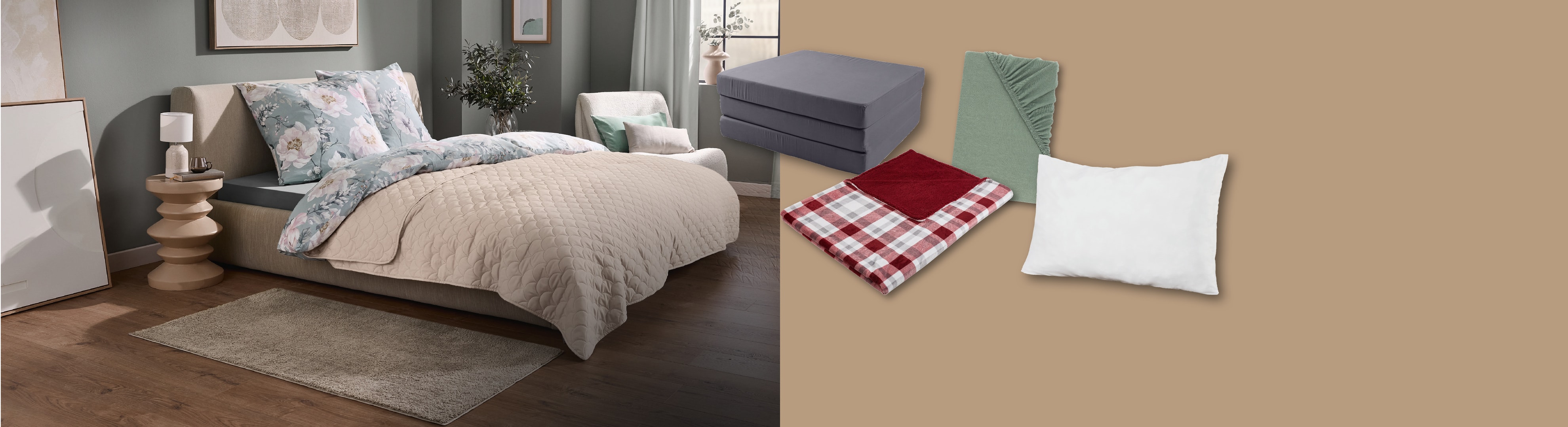 Chambre à coucher avec parure de lit, couvre-lit et divers textiles comme un surmatelas, un drap-housse, une couverture et un oreiller.