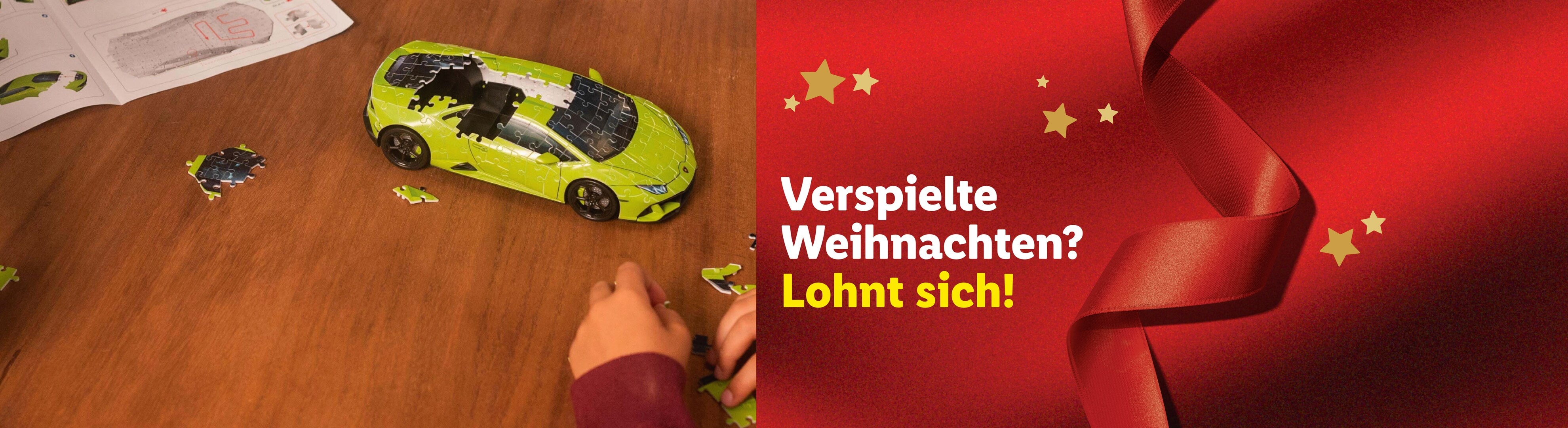 Ein 3D-Puzzle eines grünen Sportwagens auf einem Holztisch, mit Text auf rotem Hintergrund.
