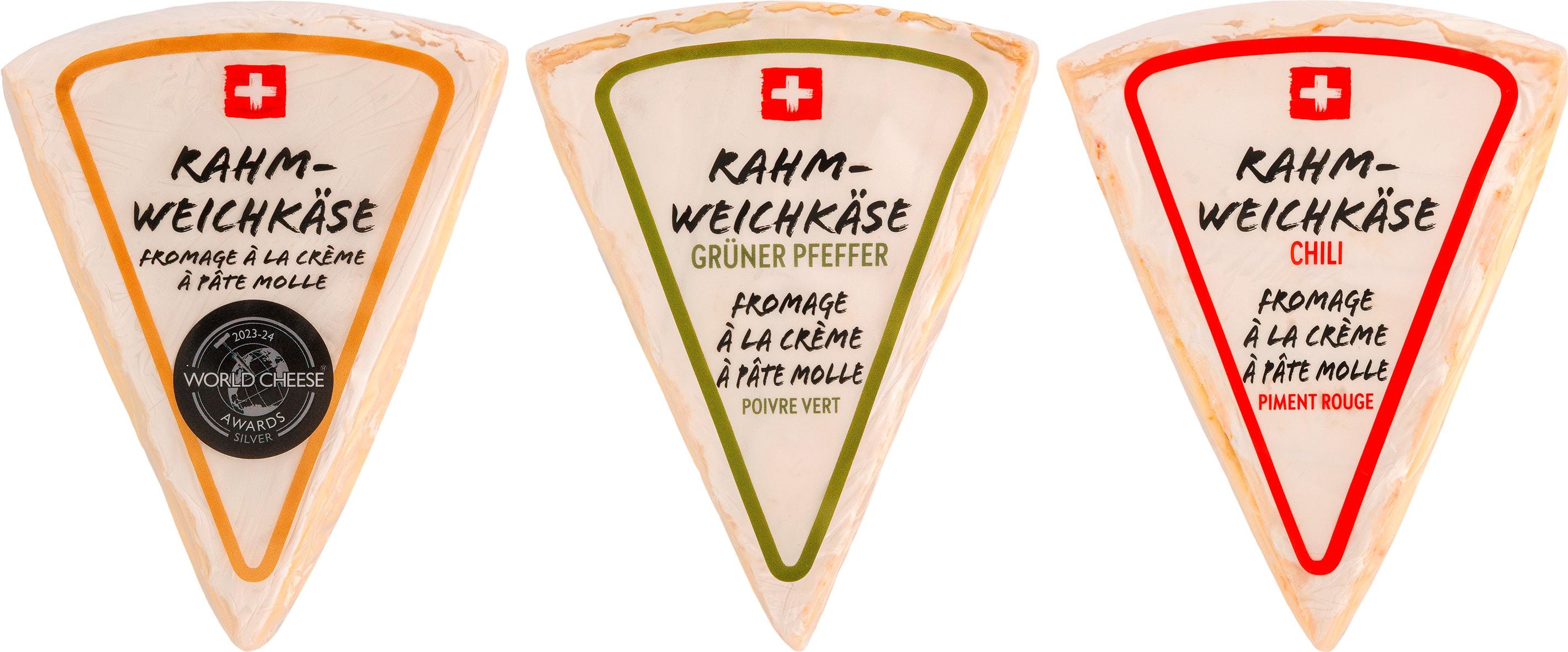 Trois portions de Rahm-Weichkäse (fromage à la crème à pâte molle) : nature avec médaille d'argent World Cheese Awards 2023-24, au poivre vert (Grüner Pfeffer) et au piment rouge (Chili).