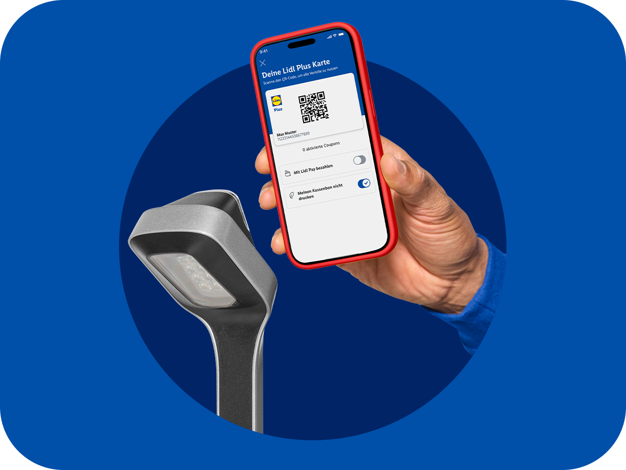 Eine Hand hält ein Smartphone mit der digitalen Kundenkarte, daneben ein modernes Lesegerät.