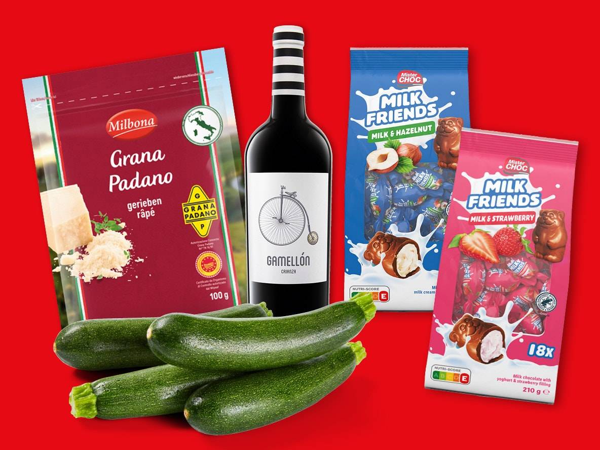 Milbona Grana Padano, Gamellón Wein, Mister Choc Milk Friends und Zucchini auf rotem Hintergrund.